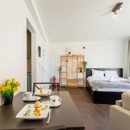 דירה Studio 4-3 With Balcony & Airco By Interhome ברדנה