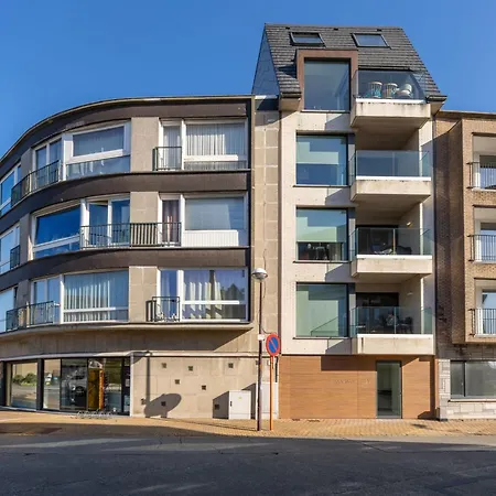 Appartement Studio 4-3 With Balcony & Airco By Interhome